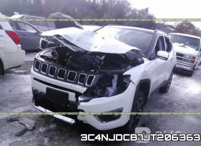 3C4NJDCB7JT206363 фото 3