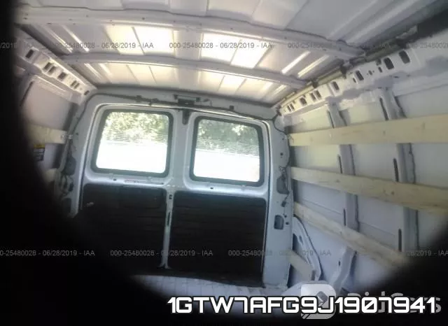 1GTW7AFG9J1907941 фото 9