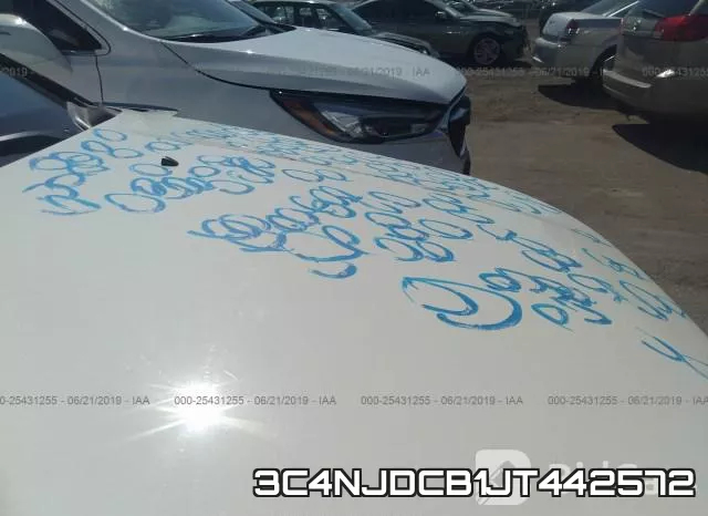 3C4NJDCB1JT442572 фото 7