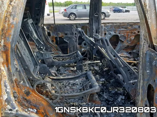1GNSKBKC0JR320803 фото 7