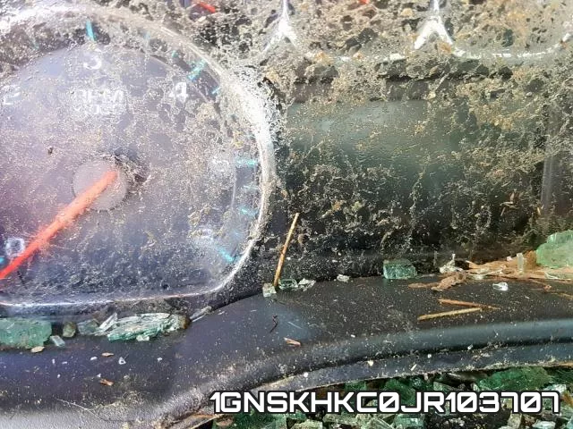 1GNSKHKC0JR103707 фото 9
