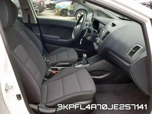 3KPFL4A70JE257141 фото 6