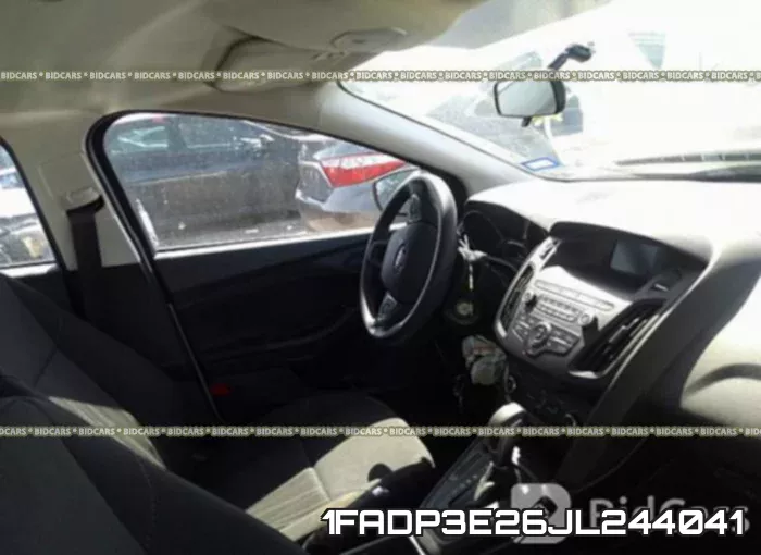 1FADP3E26JL244041 фото 6