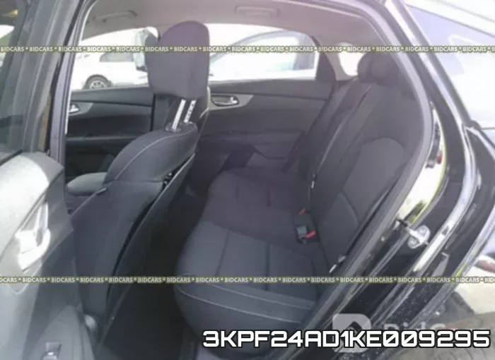 3KPF24AD1KE009295 фото 9