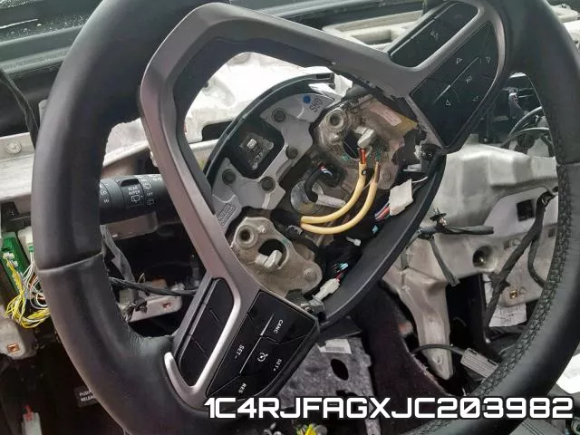 1C4RJFAGXJC203982 фото 2