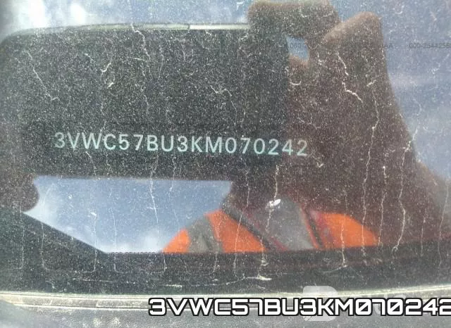 3VWC57BU3KM070242 фото 10