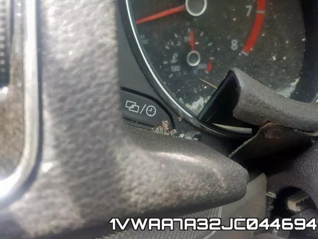 1VWAA7A32JC044694 фото 9