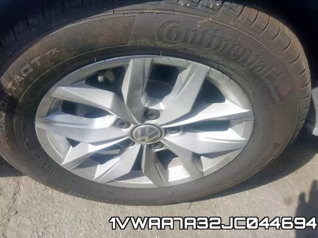 1VWAA7A32JC044694 фото 10