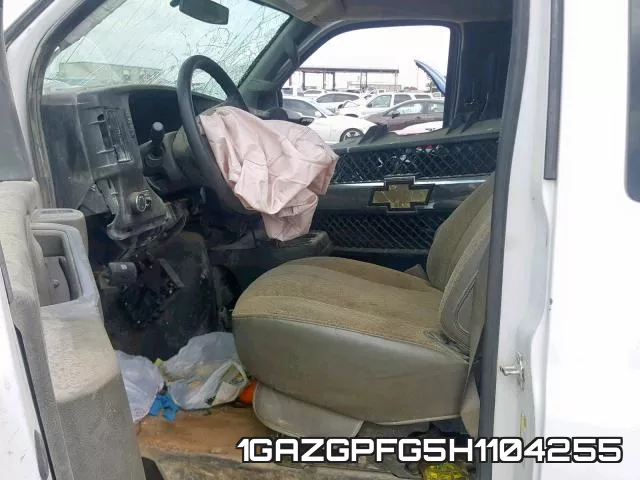1GAZGPFG5H1104255 фото 6