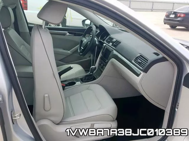 1VWBA7A38JC010389 фото 6