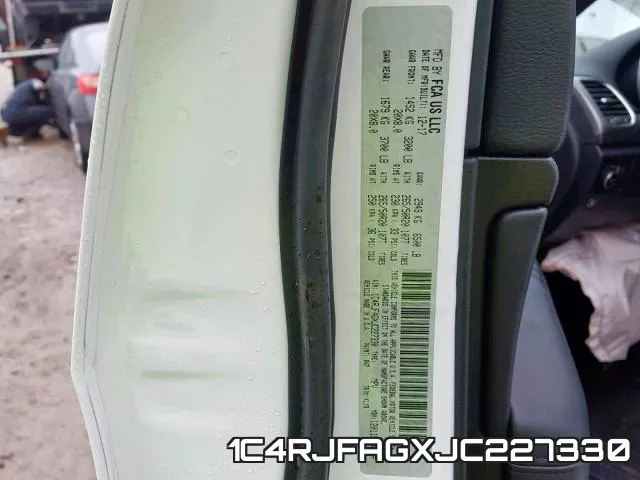 1C4RJFAGXJC227330 фото 2