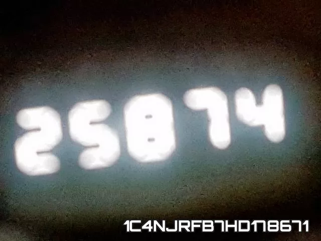 1C4NJRFB7HD178671 фото 9