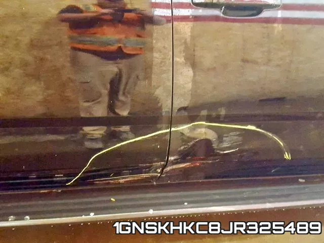 1GNSKHKC8JR325489 фото 10