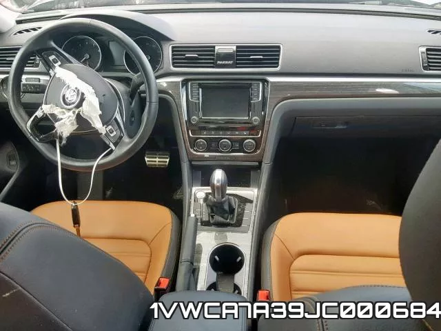 1VWCA7A39JC000684 фото 10
