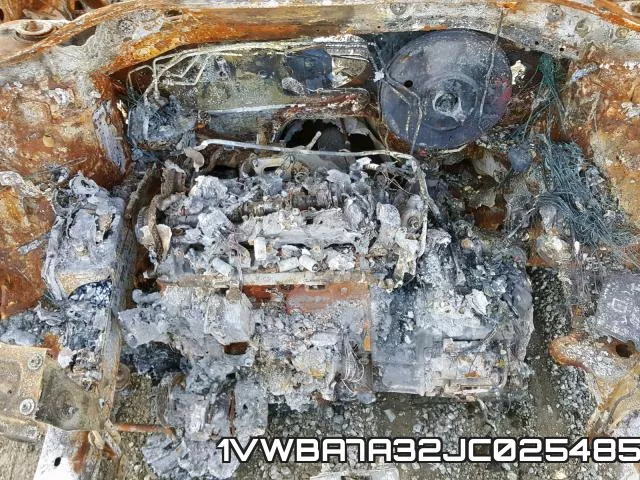 1VWBA7A32JC025485 фото 8