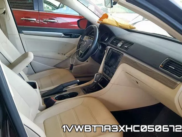 1VWBT7A3XHC050672 фото 6