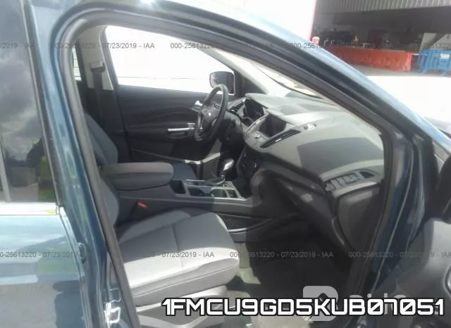 1FMCU9GD5KUB07051 фото 6