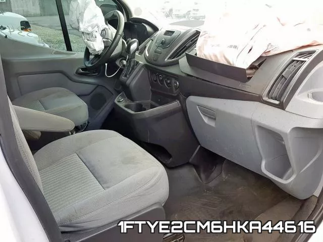 1FTYE2CM6HKA44616 фото 6
