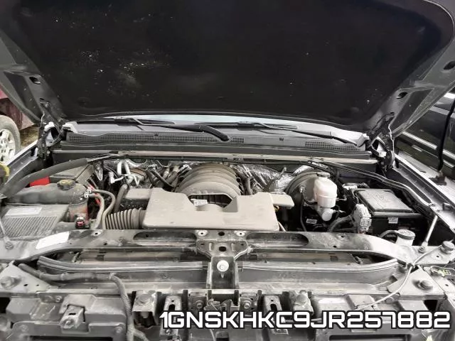 1GNSKHKC9JR257882 фото 8