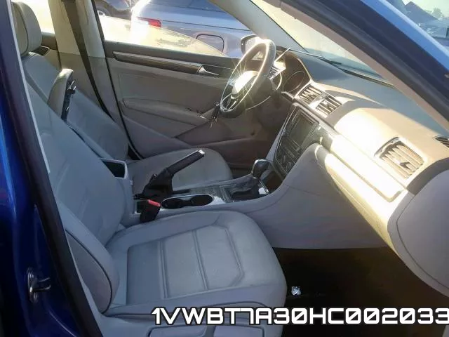 1VWBT7A30HC002033 фото 6