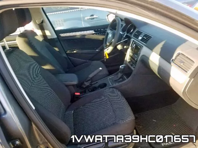 1VWAT7A39HC017657 фото 6