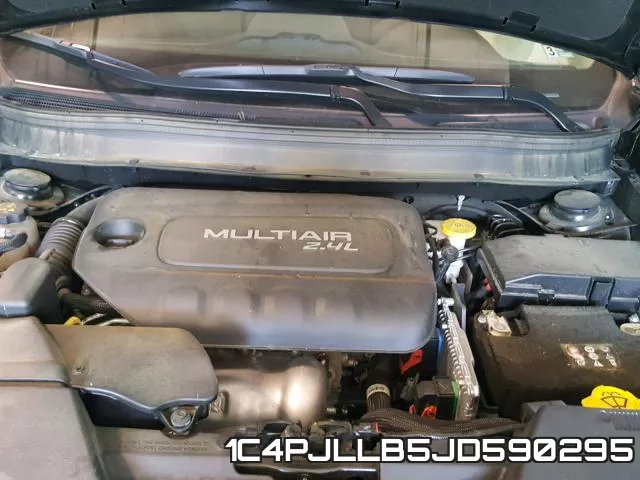 1C4PJLLB5JD590295 фото 8