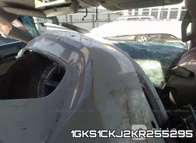 1GKS1CKJ2KR255295 фото 6