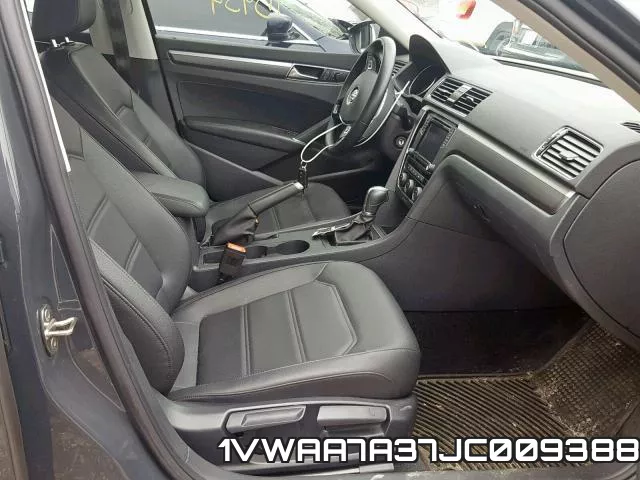 1VWAA7A37JC009388 фото 6