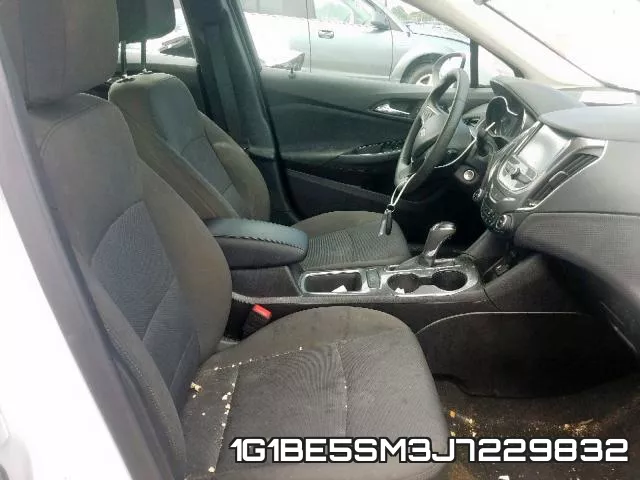 1G1BE5SM3J7229832 фото 6