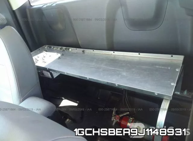 1GCHSBEA9J1148931 фото 9