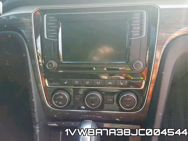 1VWBA7A38JC004544 фото 10