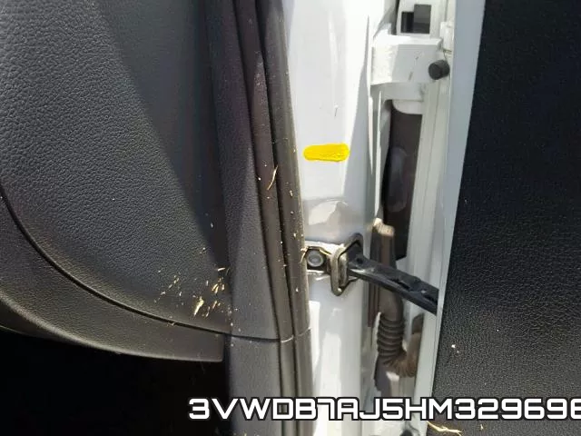 3VWDB7AJ5HM329696 фото 10