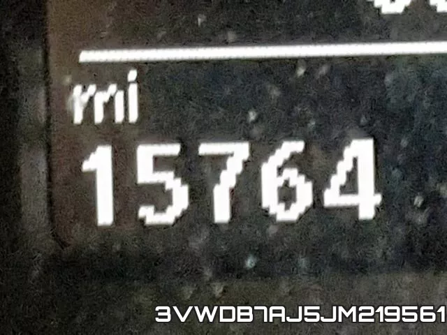 3VWDB7AJ5JM219561 фото 9