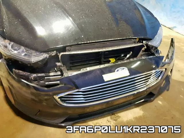 3FA6P0LU1KR237075 фото 10