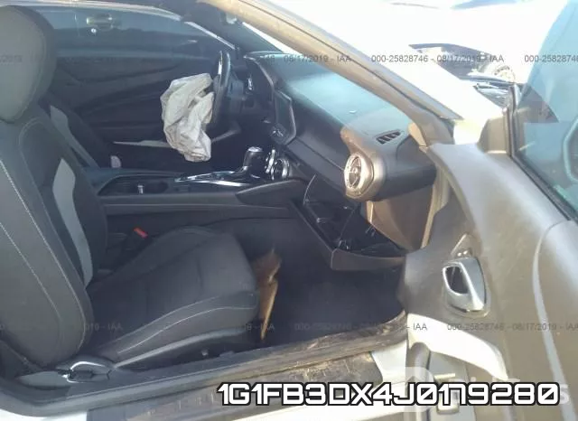 1G1FB3DX4J0179280 фото 6