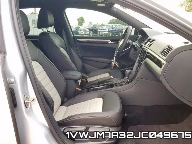 1VWJM7A32JC049675 фото 6