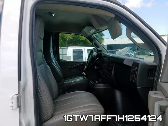 1GTW7AFF7H1254124 фото 6