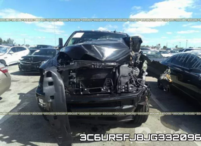 3C6UR5FJ8JG332096 фото 7