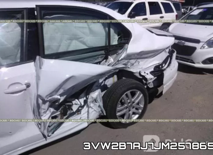 3VW2B7AJ7JM257865 фото 7