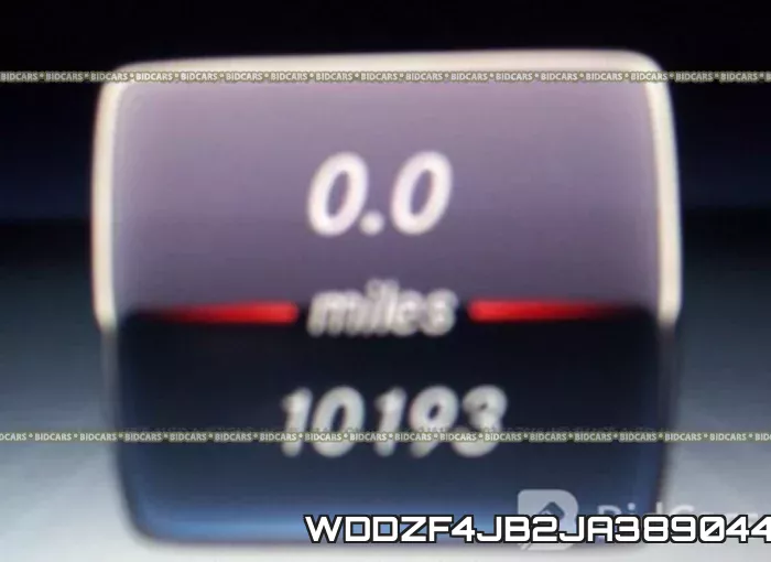 WDDZF4JB2JA389044 фото 8