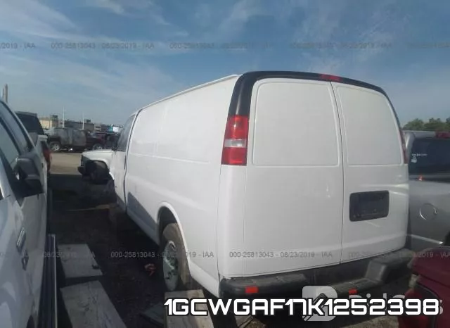 1GCWGAF17K1252398 фото 4
