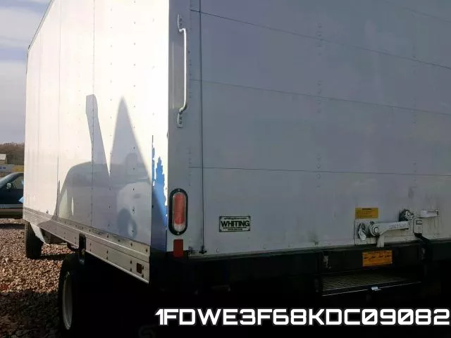 1FDWE3F68KDC09082 фото 4