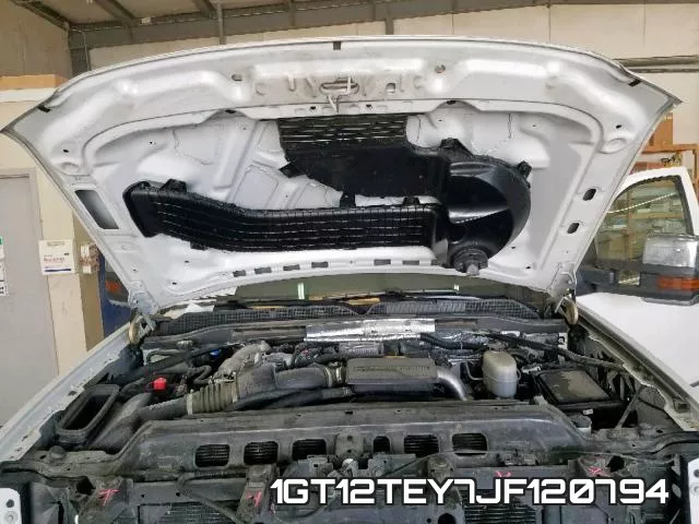 1GT12TEY7JF120794 фото 8
