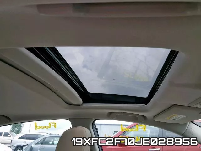 19XFC2F70JE028956 фото 10