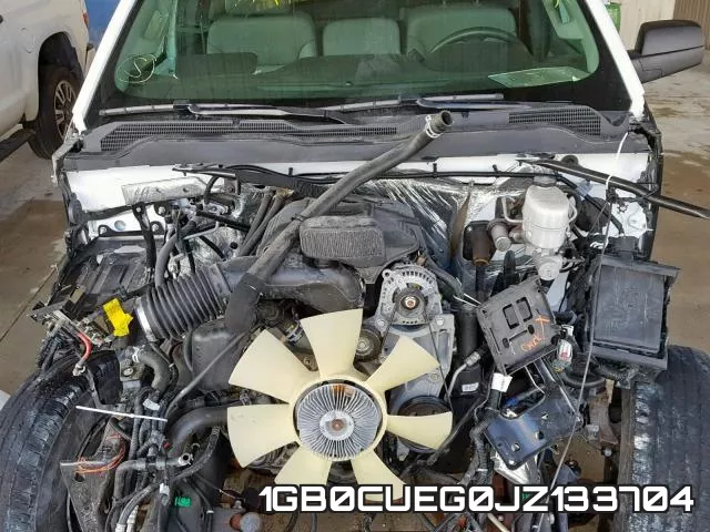 1GB0CUEG0JZ133704 фото 8