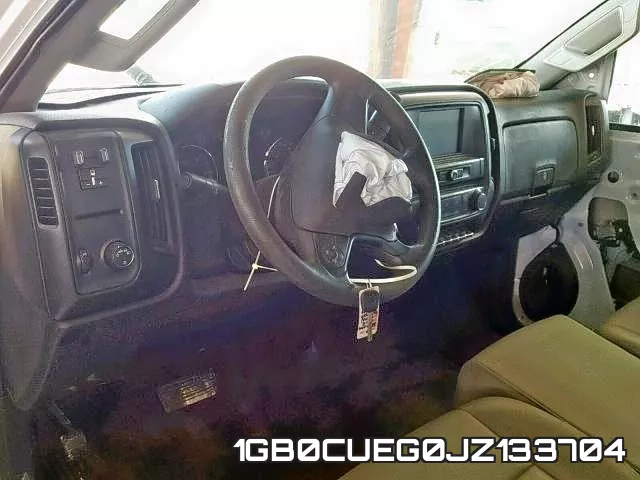 1GB0CUEG0JZ133704 фото 10