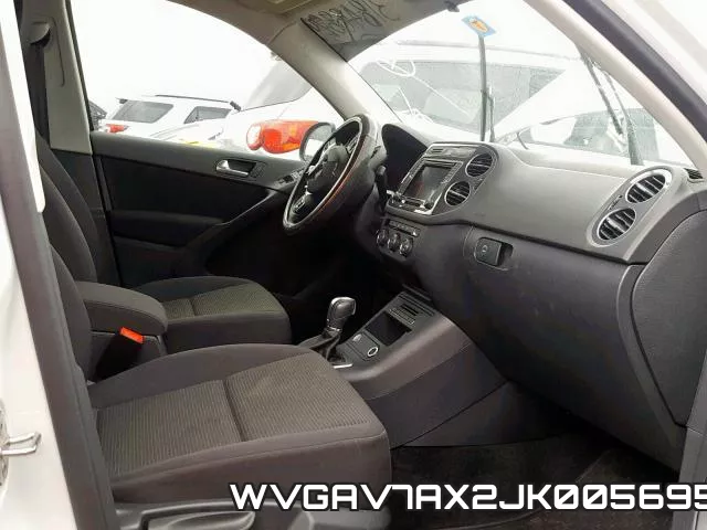 WVGAV7AX2JK005695 фото 6