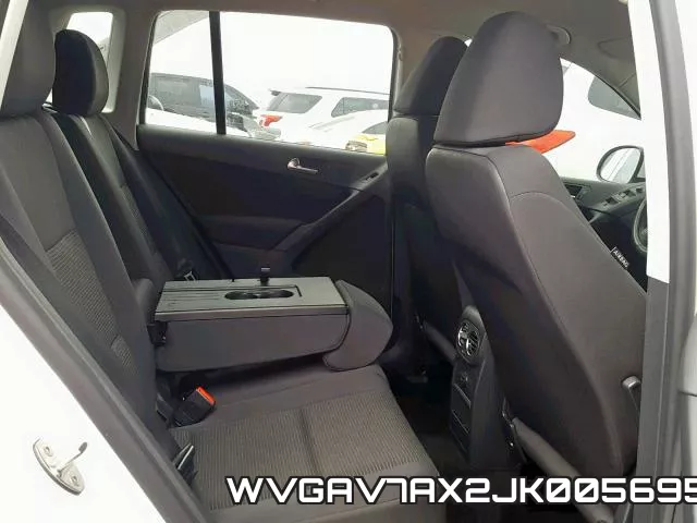 WVGAV7AX2JK005695 фото 7