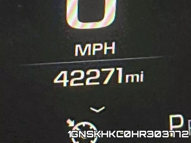 1GNSKHKC0HR303772 фото 9