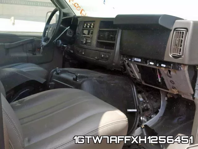 1GTW7AFFXH1256451 фото 6